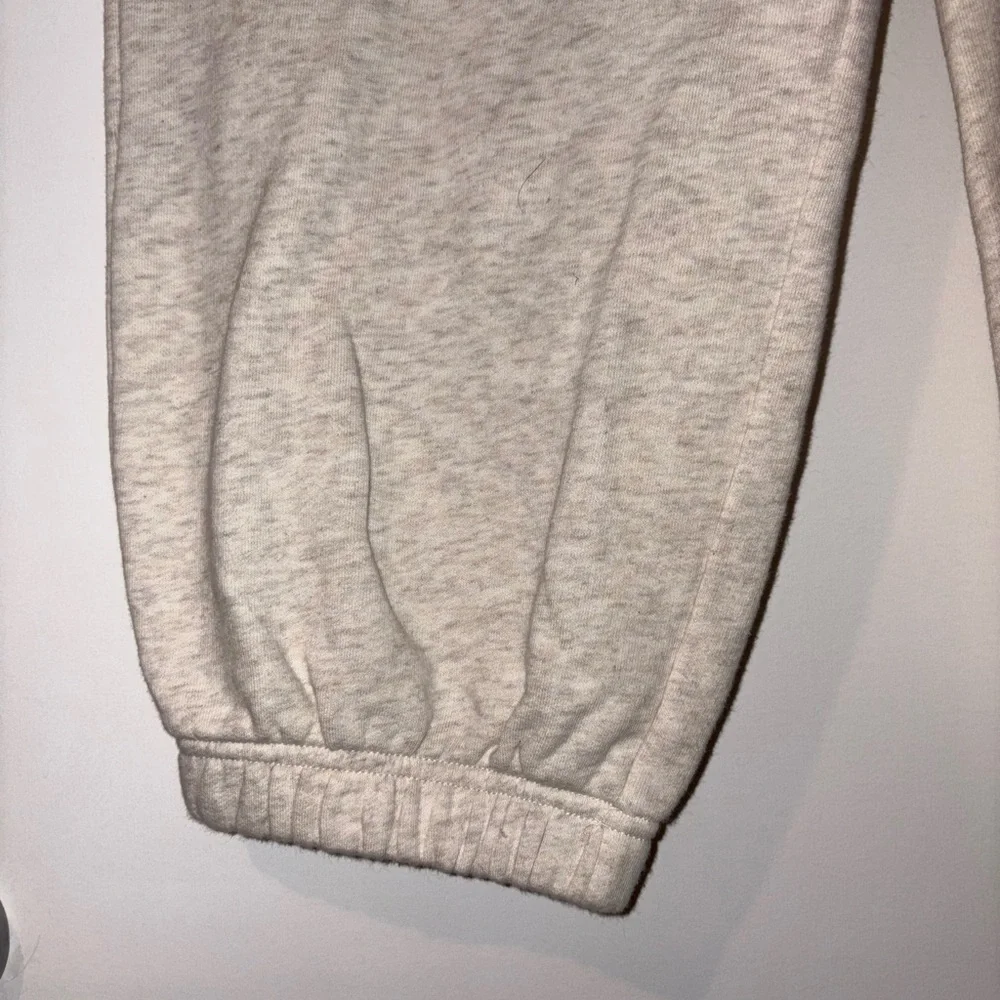 Aritzia TNA Cream Jogger Sweatpants - Picture 3 of 7